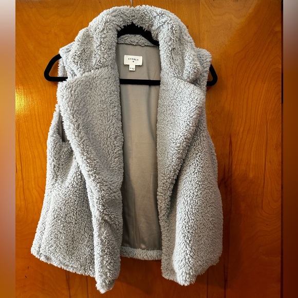 Everly Grey Sherpa Vest - Picture 1 of 3